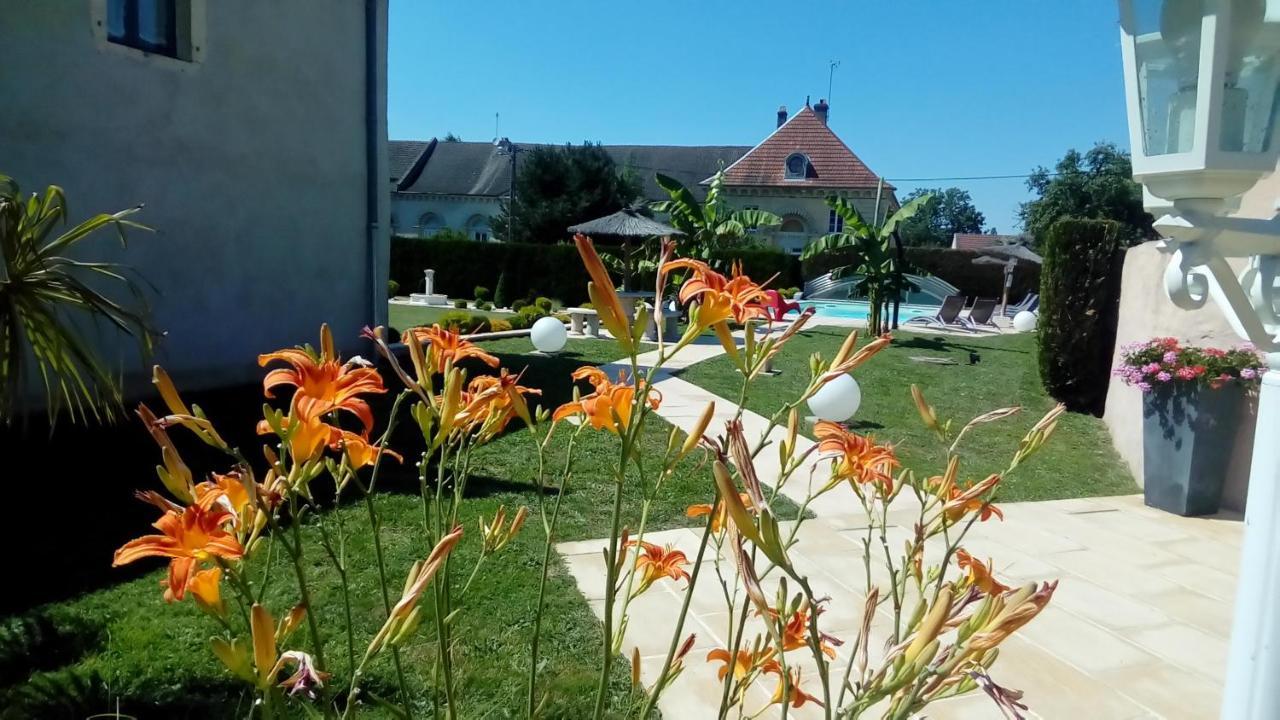 Hotel Le Domaine Des Papillons Beaujeu-Saint-Vallier-et-Pierrejux Esterno foto