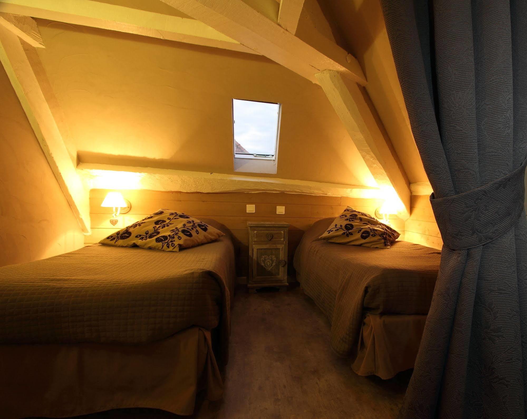 Hotel Le Domaine Des Papillons Beaujeu-Saint-Vallier-et-Pierrejux Esterno foto